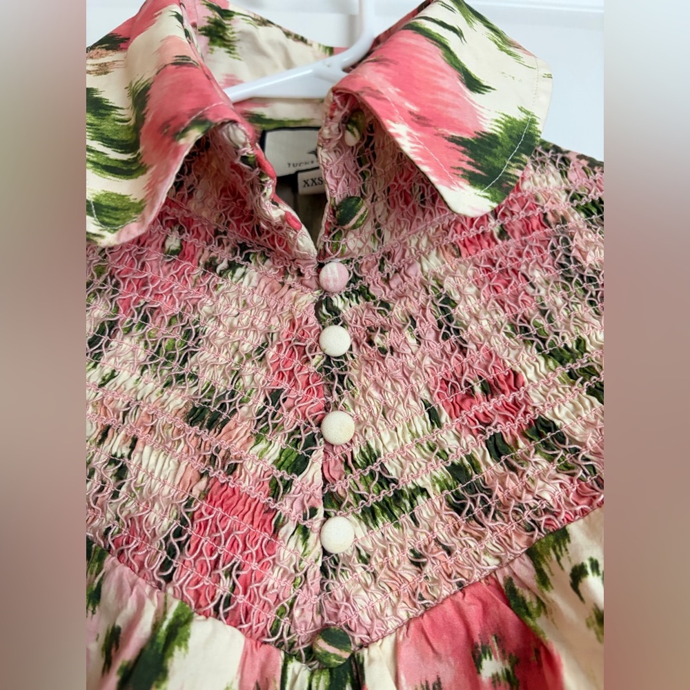 Tuckernuck Haskell Collared Blouse in Blush floral with fabric covered buttons - Picture 3 of 8